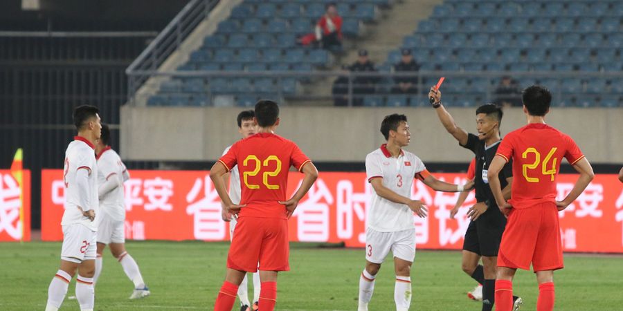 FIFA Diminta Beri Hukuman Berat kepada Pemain Vietnam yang Tertangkap VAR Lakukan Aksi Brutal