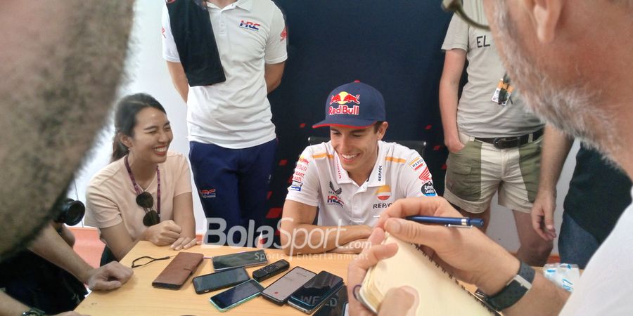 MotoGP Indonesia 2023 - Marc Marquez Ikut-ikutan, Murid Valentino Rossi Dihujani Cenayang Menakutkan