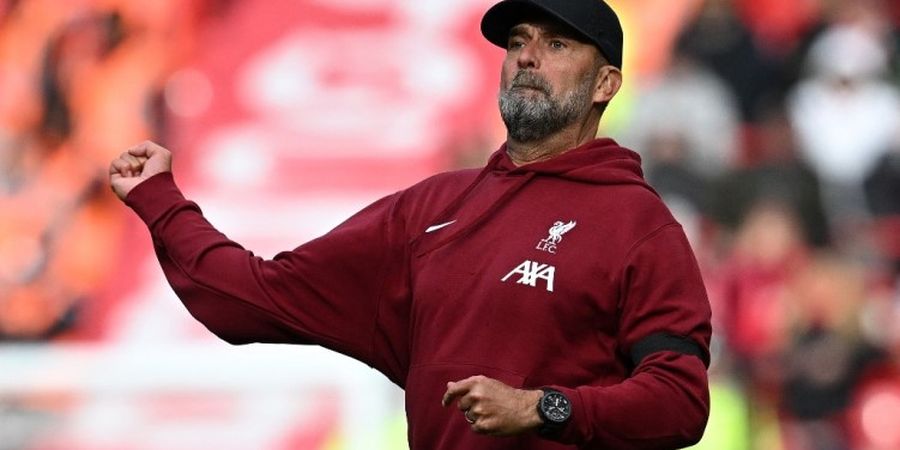 Liverpool vs Arsenal - Klopp Ditabrak Pemain Sendiri sampai Tengkurap, Endingnya Cedera