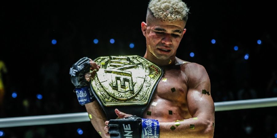 Jadi Raja ONE Championship, Fabricio Andrade Belikan Rumah buat Orang Tua