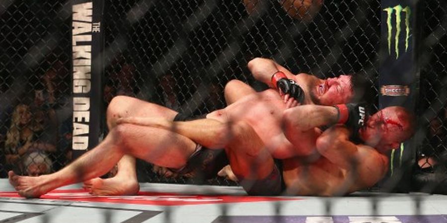 SEJARAH HARI INI - Kembali setelah Menghilang 4 Tahun, Lawan Idaman Khabib Jadi Raja 2 Divisi UFC