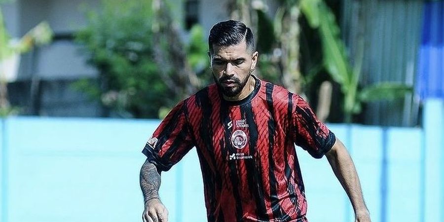 Datang Ketika Sedang Terpuruk, Julian Guevara Ingin Catatkan Sejarah di Arema FC