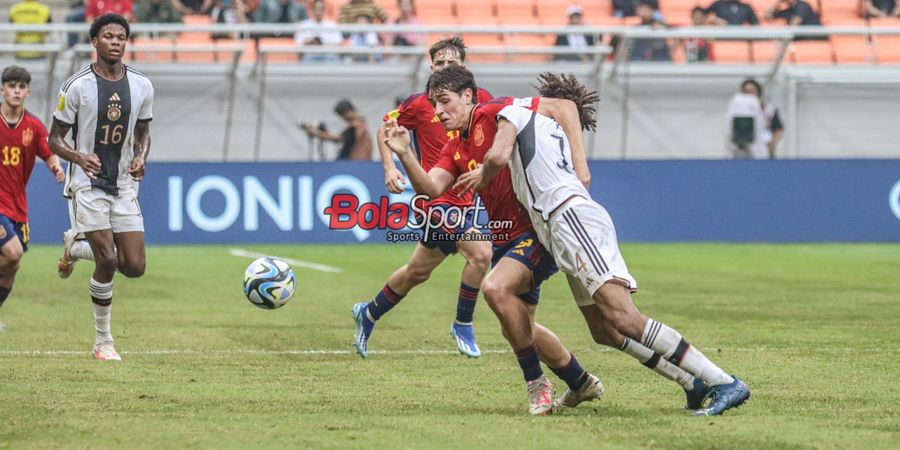 Piala Dunia U-17 2023 - Detik-detik Menegangkan Kiper Spanyol Kartu Merah, Bek Barcelona Terpaksa Jaga Gawang