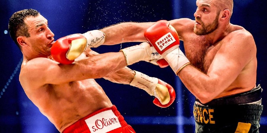 SEJARAH HARI INI - Tyson Fury Lengserkan Raja Tinju Kelas Berat 10 Tahun