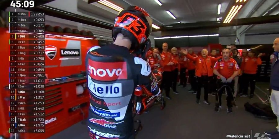 Tes MotoGP Valencia - Gestur Tidur Francesco Bagnaia dan Ekspektasi Ketinggian terhadap Marc Marquez