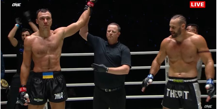 Hasil ONE Fight Night 17 - Roman Kryklia Raja Baru Kelas Berat Muay Thai, Remaja Malaysia Menang KO 36 Detik