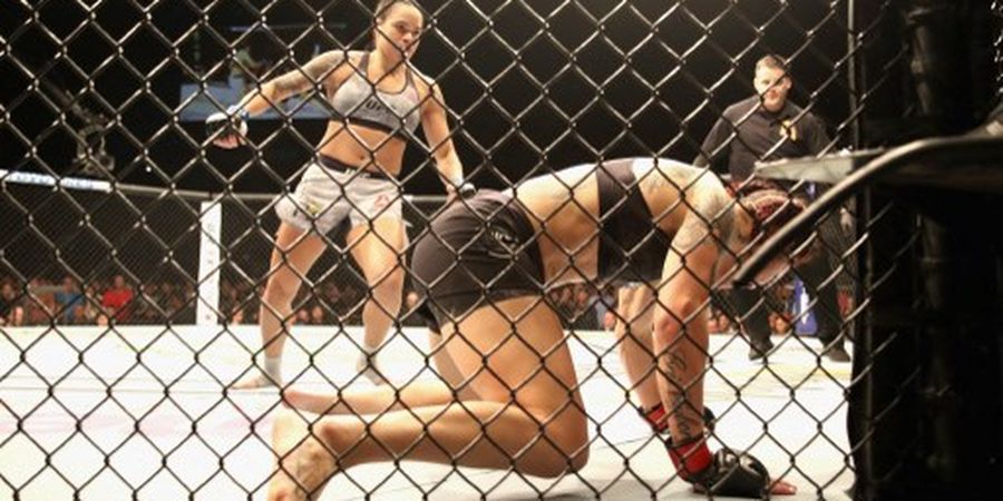 SEJARAH HARI INI - Ratu Paling Sakti UFC Jadi Penguasa 2 Divisi