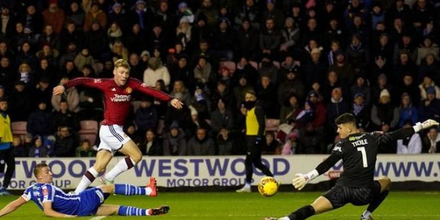 Hobi Buang-buang Peluang, Rasmus Hojlund Kena Semprot Kapten Tergalak Man United