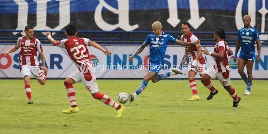 Hasil Liga 1 - Diwarnai Insiden Salah Kartu Merah, Persib Lanjutkan Puasa Kemenangan Usai Diimbangi Barito Putera