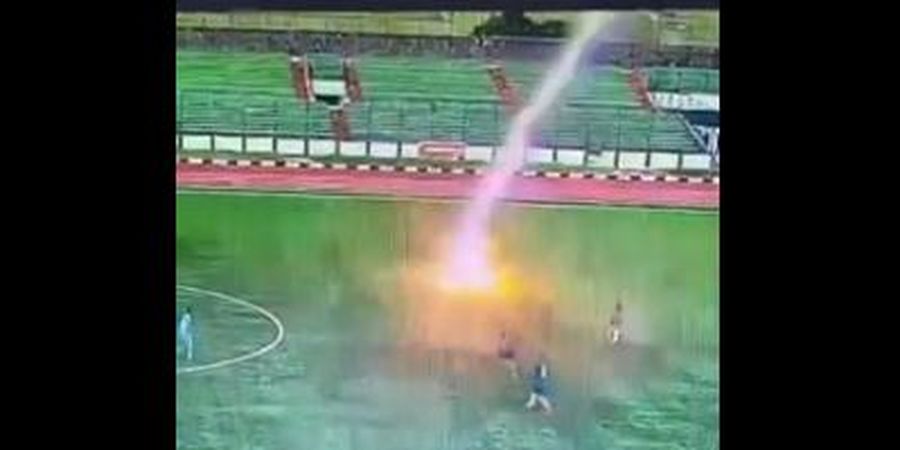 Viral Video Pesepak Bola Tersambar Petir di Stadion Siliwangi, Korban Tewas dengan Tubuh Meleleh