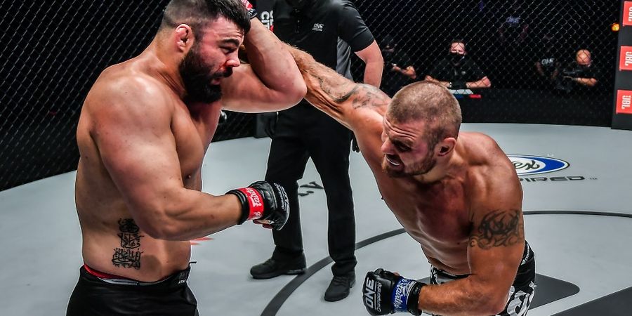 ONE Championship - Pukulan Tak Sekeras Francis Ngannou, Anatoly Malykhin Lebih Cepat dan Cerdas