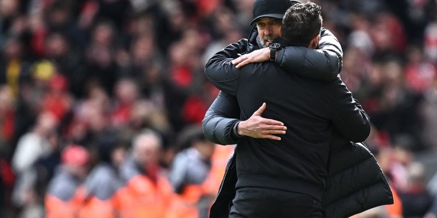 Tepergok Bisik-bisik dengan De Zerbi, Apa sih yang Diucapkan Klopp usai Kemenangan Liverpool?