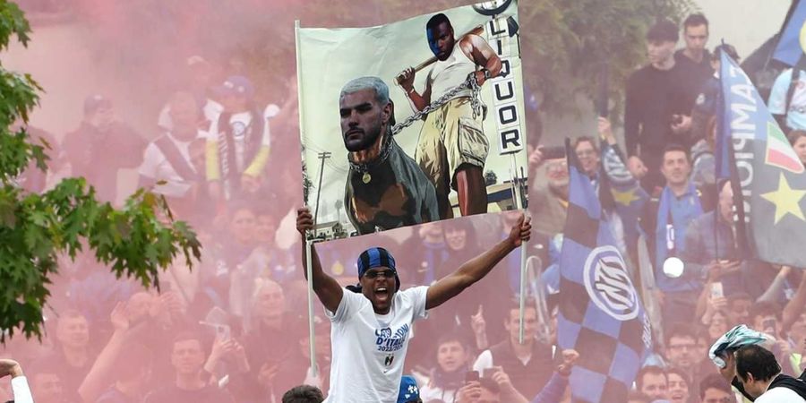 Buntut Spanduk Nyeleneh di Parade Juara Inter Milan, Denzel Dumfries Akhirnya Minta Maaf