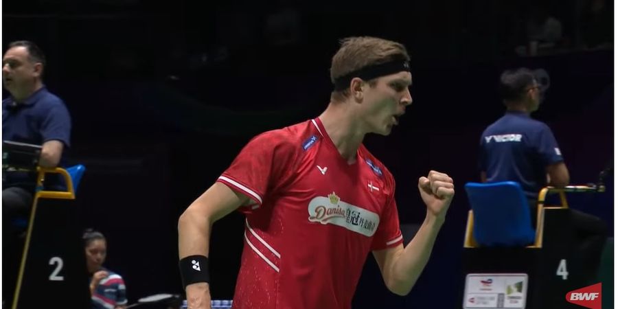 Hasil Thomas Cup 2024 - Hampir Frustrasi, Viktor Axelsen Benamkan Raja Bulu Tangkis Malaysia dan Bawa Denmark Unggul 1-0