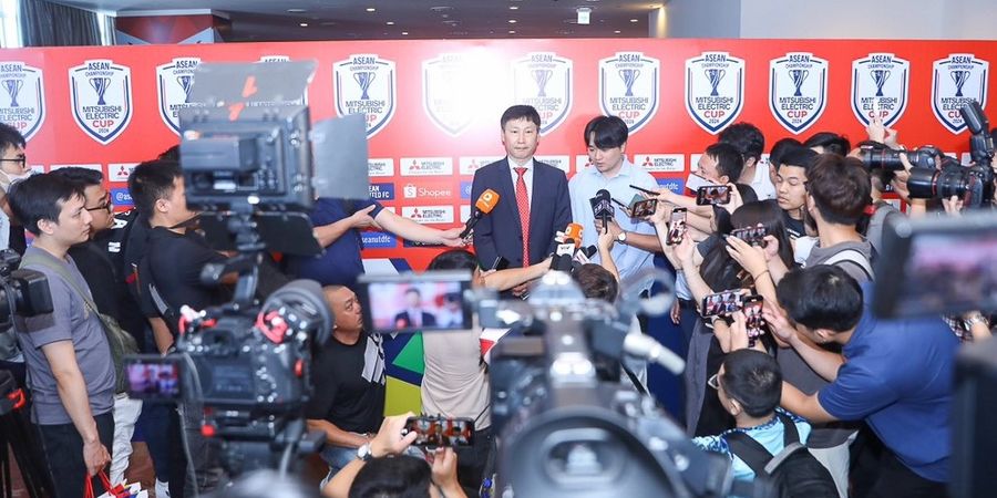 Dihantui Nama Besar Musuh Shin Tae-yong, Kim Sang-sik Ngaku Tertekan Jadi Pelatih Vietnam