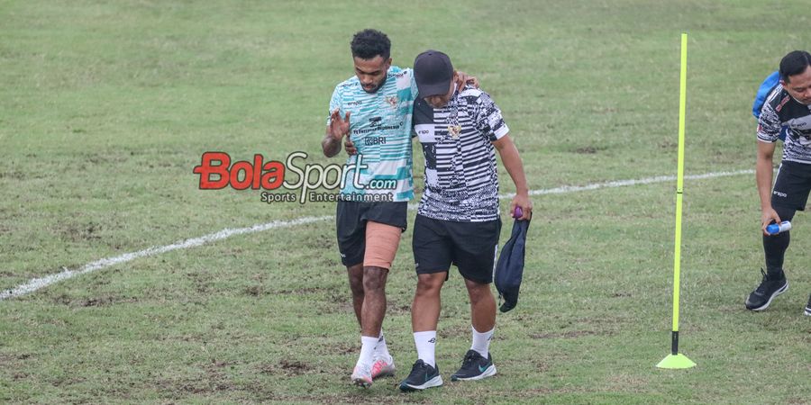 BREAKING NEWS - Satu Pemain Terkapar di Latihan Perdana Timnas Indonesia