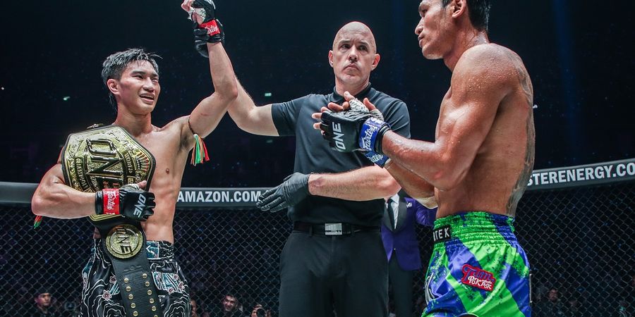 Bos ONE Championship Tak Setuju Hasil Laga Utama ONE 167, Tawanchai dan Jo Nattawut Bakal Lakoni Trilogi