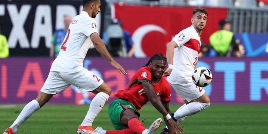 EURO 2024 - Kebiasaan Melawan Bek Lambat di Liga Italia, Rafael Leao Jadi Payah di Timnas Portugal