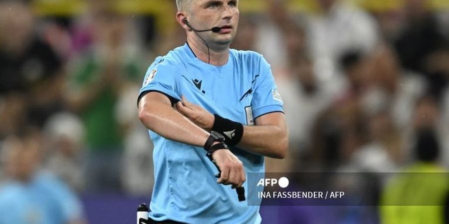 EURO 2024 - Wasit Inggris Michael Oliver Dikecam Usai Bikin Keputusan Kontroversial