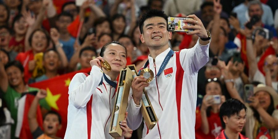 Hasil Bulu Tangkis Olimpiade Paris 2024 - Zheng/Huang Tuntaskan Rasa Penasaran Usai Taklukkan Korban Rinov/Pitha, China Sudah Rebut 2 Emas