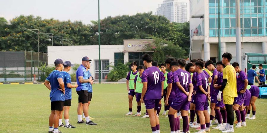 Pelatih Vietnam Lakukan Perubahan Mengejutkan dan Keluarkan Sebuah Larangan