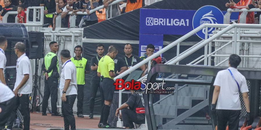 Pelatih Persebaya Surabaya Geram dengan Kinerja Wasit: Terlalu Lama Cek VAR, Bikin Semua Frustasi