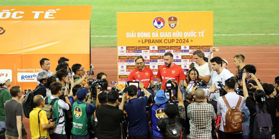 Pelatih Rusia Singgung Cuaca Panas dan Kualitas Lapangan yang Buruk Jelang Lawan Vietnam