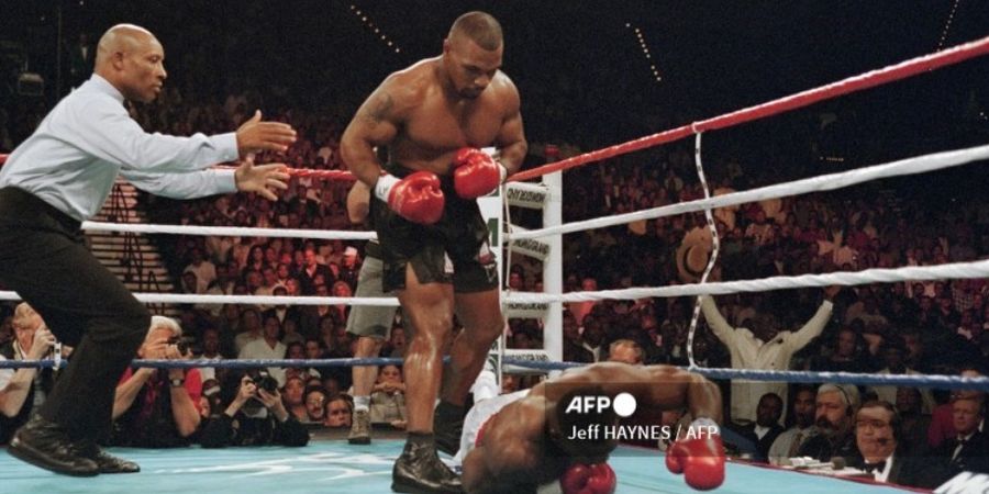 SEJARAH HARI INI - Mike Tyson Bayar Lennox Lewis untuk Mengalah dan Menang atas Lawan yang Cepat Menyerah