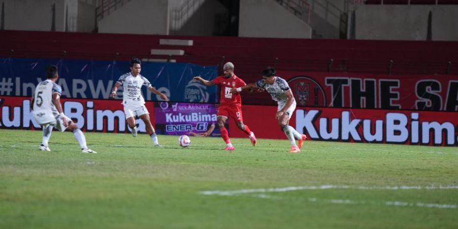 Hasil Liga 1 - Diwarnai Insiden Yance Sayuri Dibawa Ambulans, Bali United Menang via Comeback atas Malut United