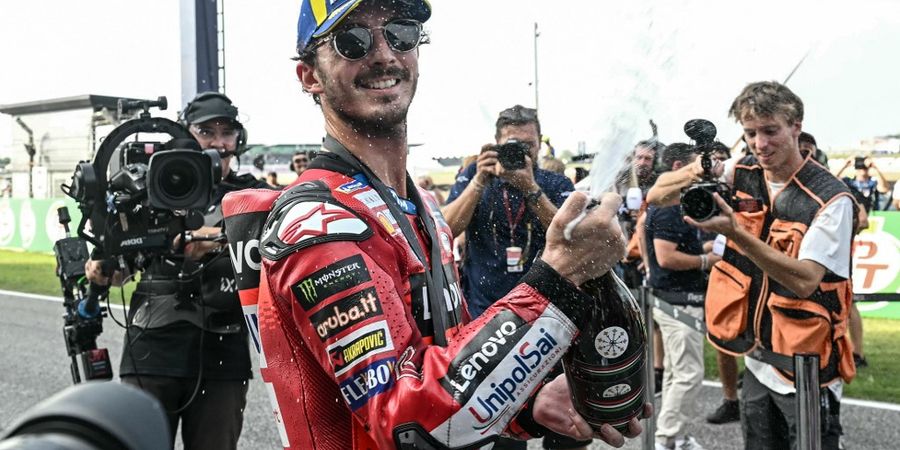 MotoGP Thailand 2024 - Francesco Bagnaia Duga Jorge Martin Akan Dapat Penalti Batas Lintasan dalam Sprint Race