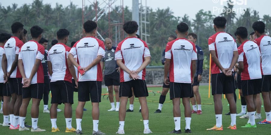 Gelandang Persib Beri Dukungan Buat Kakang Rudianto dan Robi Darwis Bersama Timnas Indonesia di ASEAN Cup 2024