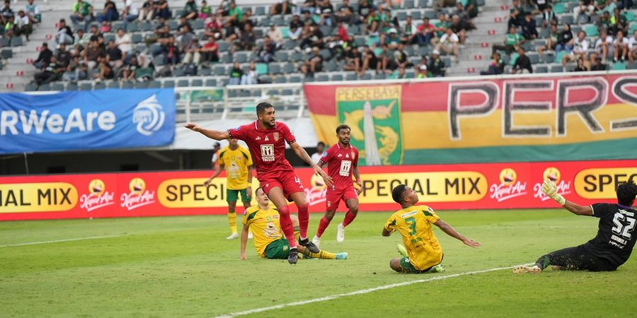 Liga 1 - Persebaya Dikalahkan di Surabaya, Pemain Baru Malut United Jadi Bintang