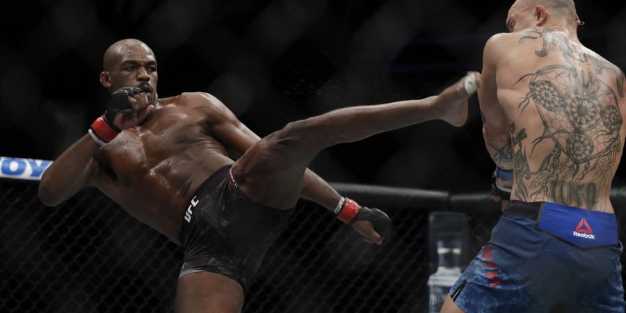 SEJARAH HARI INI - Poin Sudah Dikurangi 2, Jon Jones Masih Raih Kemenangan Angka Paling Jomplang di UFC