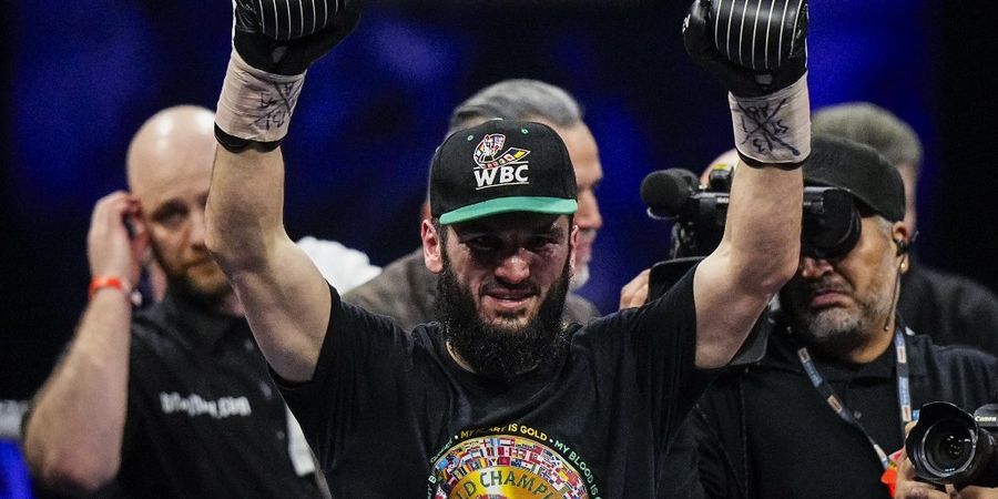 SEJARAH HARI INI - Slebor di 8 Ronde Pertama, Artur Beterbiev Hajar KO Lawan setelah Dimarahi Pelatih
