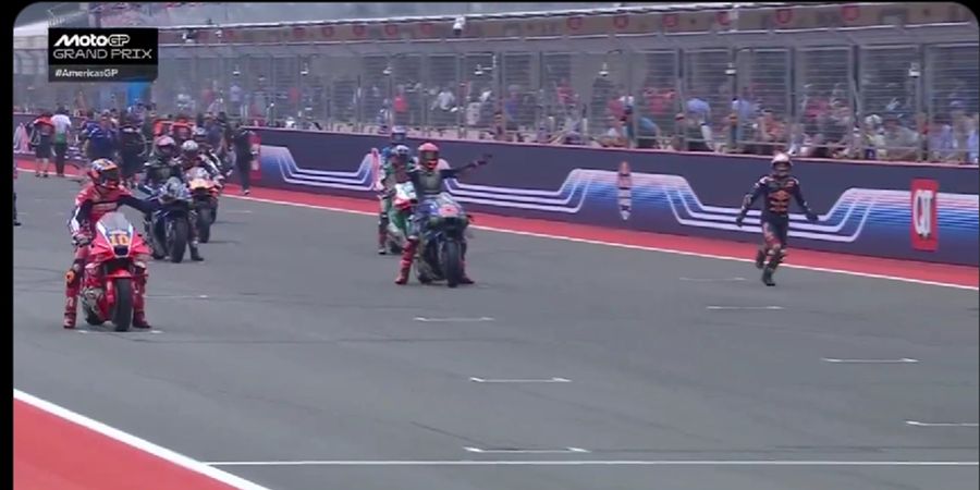 Hasil MotoGP Amerika 2025 - Dimulai dengan Drama Lari-larian, Pesta Marc Marquez Buyar