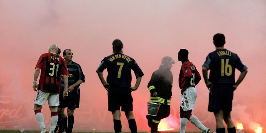 SEJARAH HARI INI - Suporter Inter Milan Frustrasi, Malah Bikin AC Milan Dapat Hadiah Menang 3-0