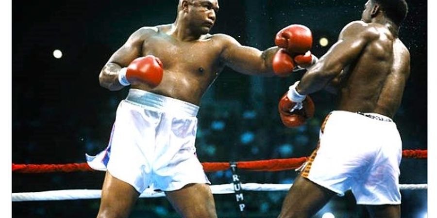 SEJARAH HARI INI - Hindari Mike Tyson, Evander Holyfield Temukan Alotnya George Foreman 42 Tahun