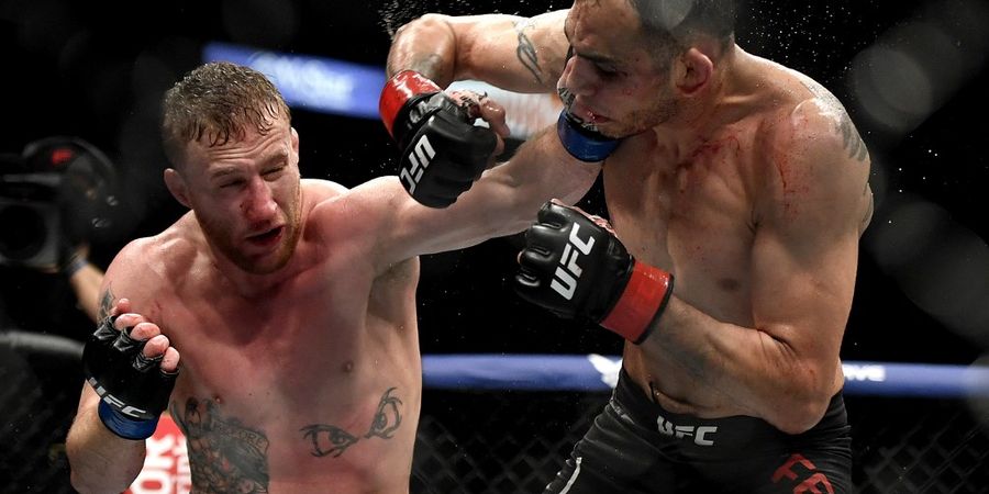 SEJARAH HARI INI - Lebih Mirip Penganiayaan, Musuh Terkutuk Khabib Dipukuli Habis-habisan