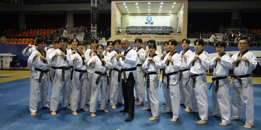 Indonesia Harum di Korea Selatan, Mantan CdM Paralimpiade Raih Gelar Grand Master Taekwondo Dunia