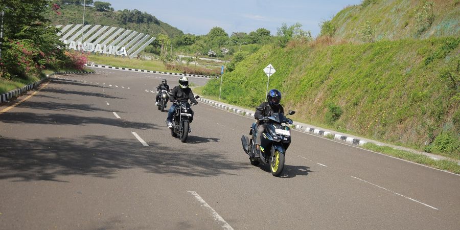 Yamaha Ajak Awak Media Satmori Seru ke Senggigi Bareng New Yamaha R25, MT-25, dan AEROX ALPHA di Sela YSR 2025