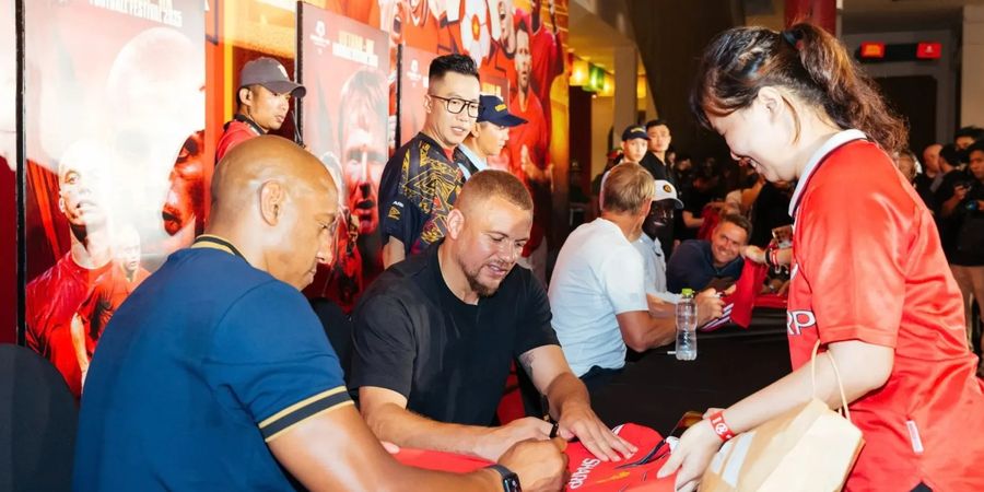 Acara Manchester United Legends Vs Vietnam All-Stars Bikin Fans Ngamuk, Kena Tipu Dua Kali!