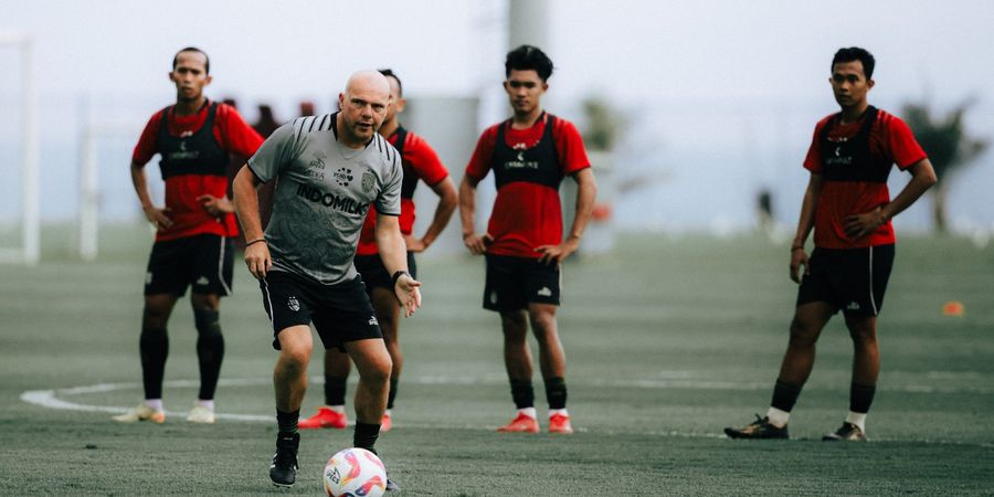 Demam Pelatih Belanda di Super League, Juru Taktik Bali United Singgung Timnas Indonesia