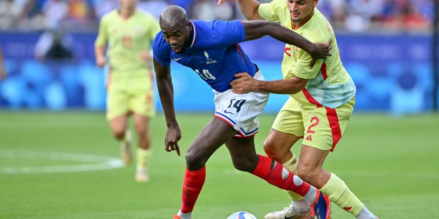 Tidak Mau Barang Rusak, AC MIlan Cek Dengkul Bek Kanan Incaran