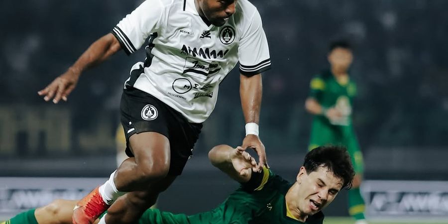 Hasil Pramusim - Persebaya Kalahkan PSS Sleman, Laga Terhenti karena Bonek Pesta Flare