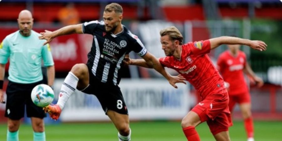 Mees Hilgers Magabut, Twente Dibekuk Mantan Tim Bruno Fernandes