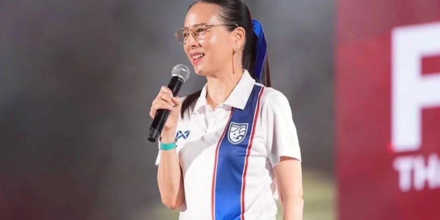 Madam Pang Tiba-tiba Jadi Model, Jual Kaus untuk Bantu Sepak Bola Thailand Lunasi Utang
