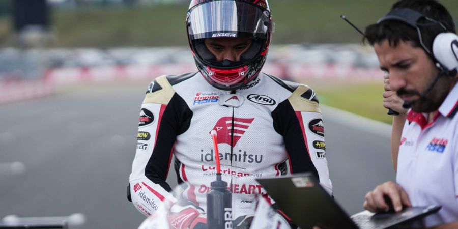 Starting Grid Moto2 Indonesia 2025 - Terjatuh karena Kaget, Mario Aji Harus Berjuang saat Balapan