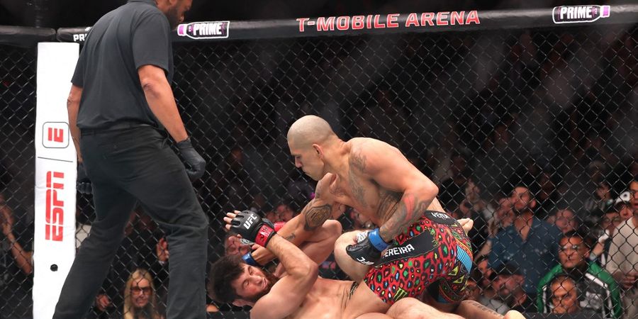 Hasil UFC 320 - 1 Pukulan Alex Pereira Membawa Maut, Magomed Ankalaev Terkapar dalam 80 Detik