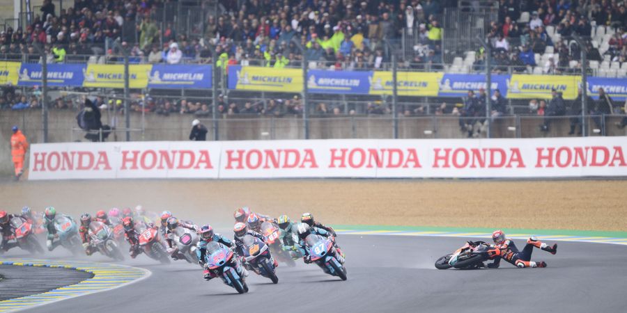 Raut Muram Bos KTM Ajo, Rival Veda Masih Pertahankan Rookie Paling Konsisten di Moto3