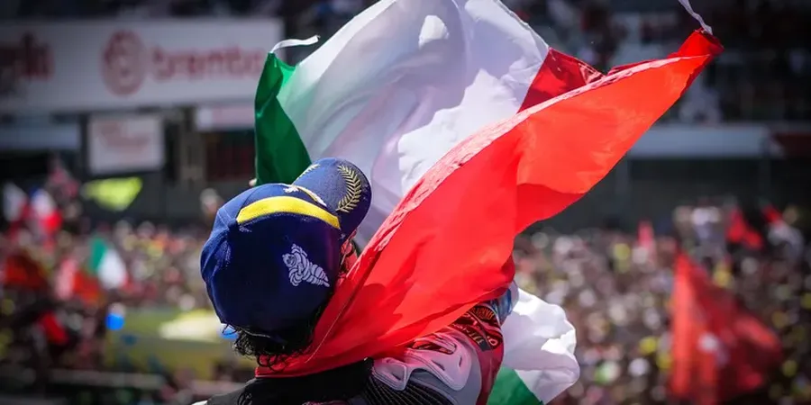 Update Line-up MotoGP 2027 - Bagnaia Ubah Aprilia Jadi Timnas Italia saat Ducati Ganti Wajah dengan Marquez dan Acosta